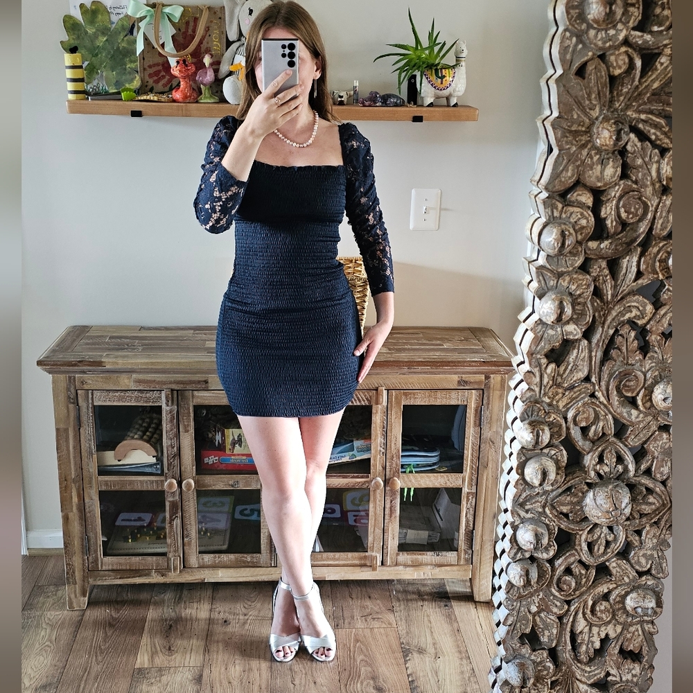 ✨ Abercrombie & Fitch Navy Lace Mini Dress - XS ✨